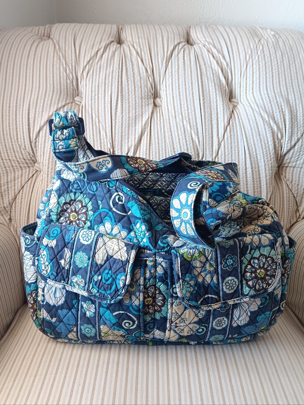 VERA Bradley Cargo sling bag